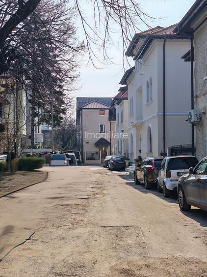 Ultracentral, casa cocheta pe o strada speciala! - 4