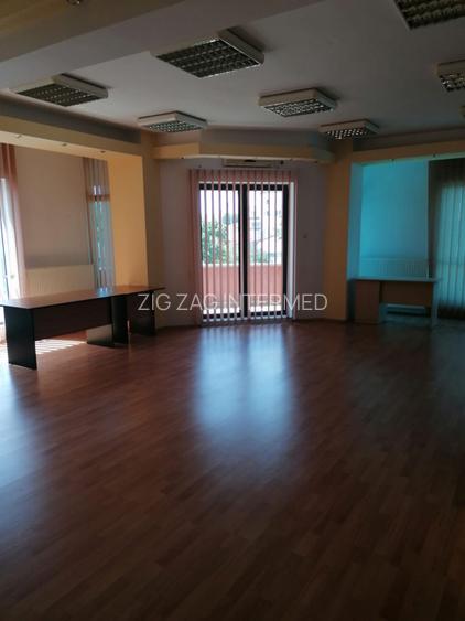 Bd. Mamaia, spatiu 70 mp., cladire de birouri - 3