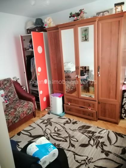 Apartament la parter cu balcon pretabil locuit/birou - 4