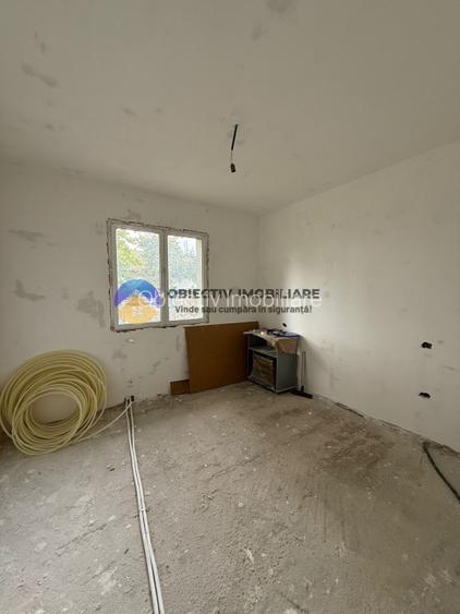 Casa+ teren de vanzare REDIU  - 10