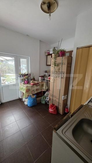Casa de vanzare, cu 4 camere, 120 mp, teren de 700 mp, zona centrala - 10