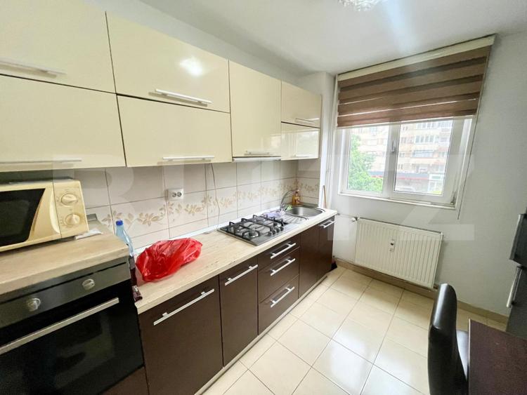 Apartament decomandat de vanzare, etaj 2, zona Dacia