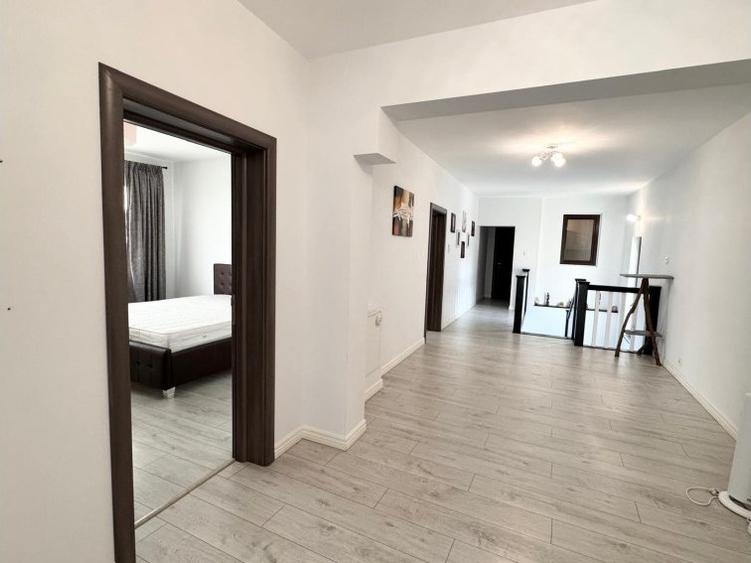 EXCLUSIVITATE!!! Zona Jiului – Vila cocheta, curte generoasa!