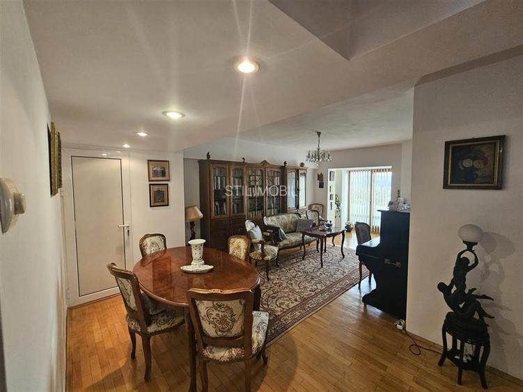 Apartament 4 camere - Hala Centrala - 2