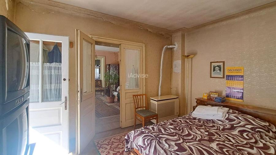 CASA CU TEREN GENEROS si acces pe doua fronturi - 10