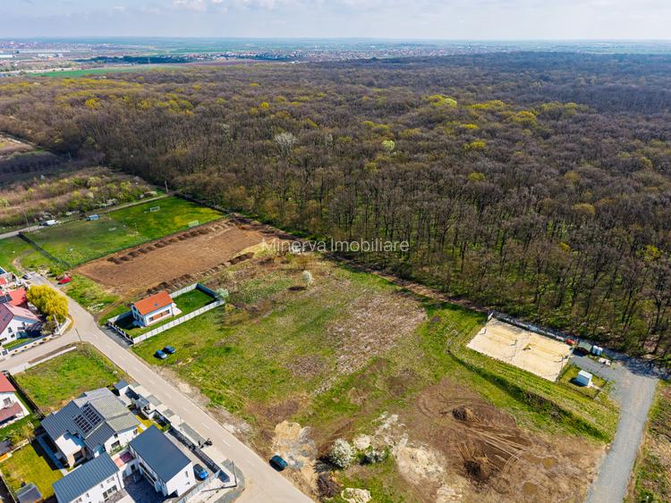 Teren construibil Dumbravita | langa Padurea Verde | Comision 0% - 12