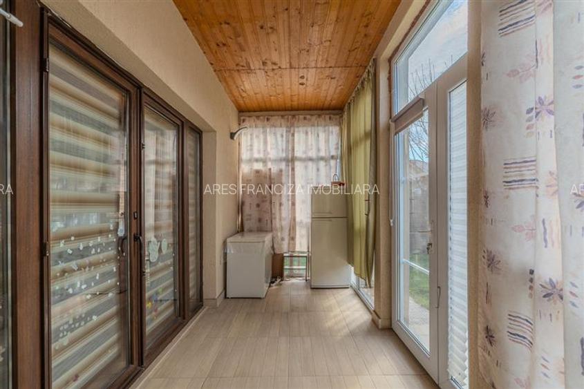 VILA INDIVIDUALA,4 CAMERE,258 MP,TEREN 700 MP,AN 2017 - 18