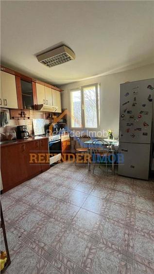 Apartament de 2 camere de vanzare, zona Trapezului - Metrou 1 Decembrie 1918 - 5