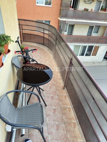 Apartament cu 2 camere decomandate si balcon -Zona centrala, Str. Eroilor - 8