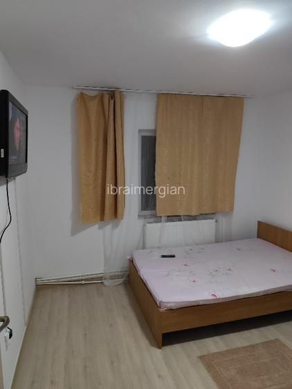 Ocazie proprietar 2 camere decomandat gaze  renovat stradal km5 Pandurului Nr 10 - 3