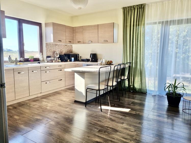 Casa individuala cu 5 camere in zona linistita - Mosnita Noua - 2