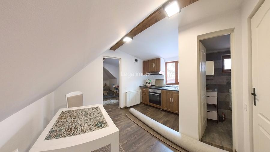 Apartament  la casa, centrul istoric - format din 2 garsoniere - 9