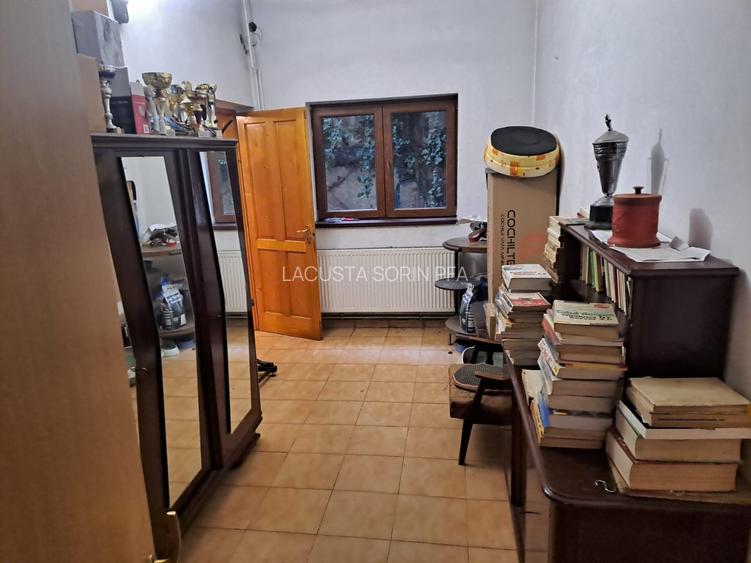 Drumul Sarii - Razoare, singur curte, semimobilata,  libera - 5