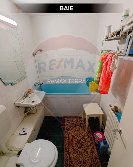Apartament de vanzare cu 3 camere  Petru Rares Etaj 3 - 9