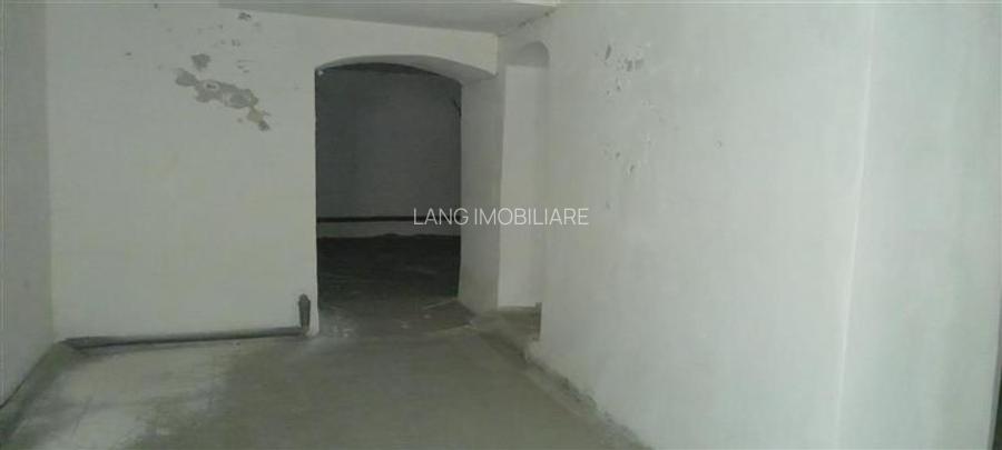 Spatiu Comercial Ultracentral la demisol cu parcare proprie - 9