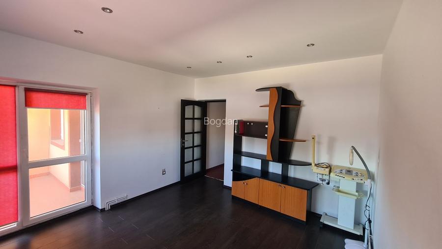 PROPRIETAR - apartament pretabil birouri, 140 mp,etajul 1 in vila Bd. Mamaia - 9