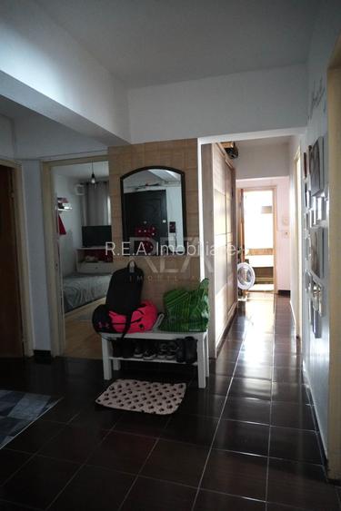 4 camere Pantelimon-Piața Delfinului decomandat,centrală,et. 5,an 1977 - 6