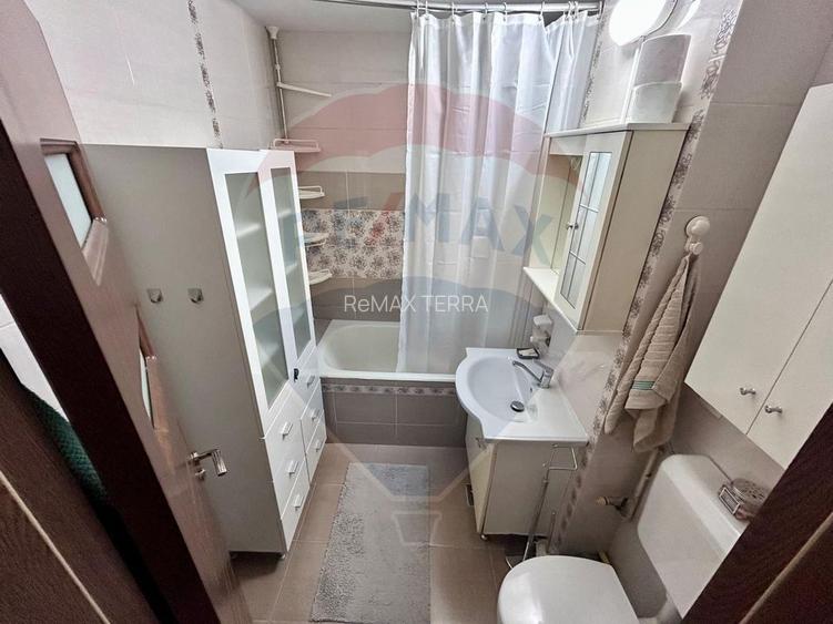 DE INCHIRIAT: Apartament spatios cu 3 camere si terasa generoasa - 7