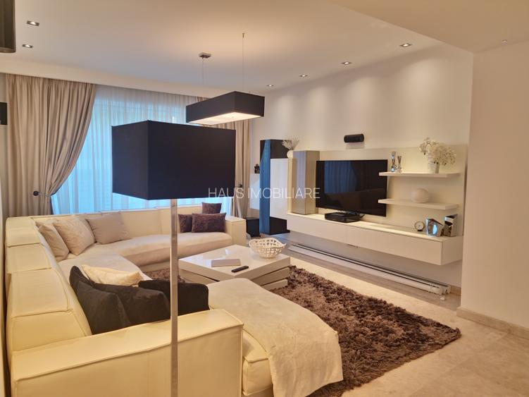 Vila deosebita  la un pas de mare mobilata si utilata - 15