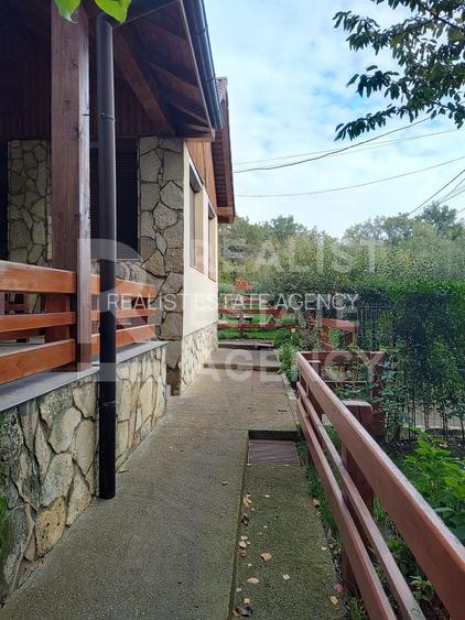 Vilă individuală 430 mp utili, teren 2.000 mp, panouri solare - 29