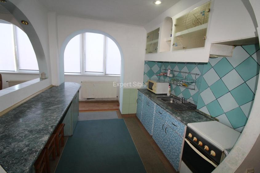 INCHIRIEZ apartament 3 camere ,aer conditionat, zona Terezian - 8
