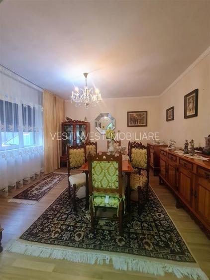 Casa D+P+E  zona Garii Oradea - 2