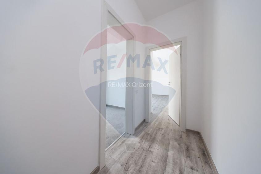 Apartament nou,  loc parcare inclus - 15
