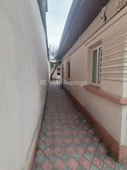 Casă cu două corpuri, ideală pentru firmă, Vitan - 3