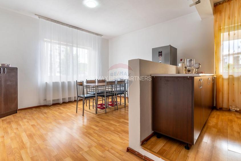 Casa cu 10 camere de vanzare pe str. Corneliu Coposu - 7