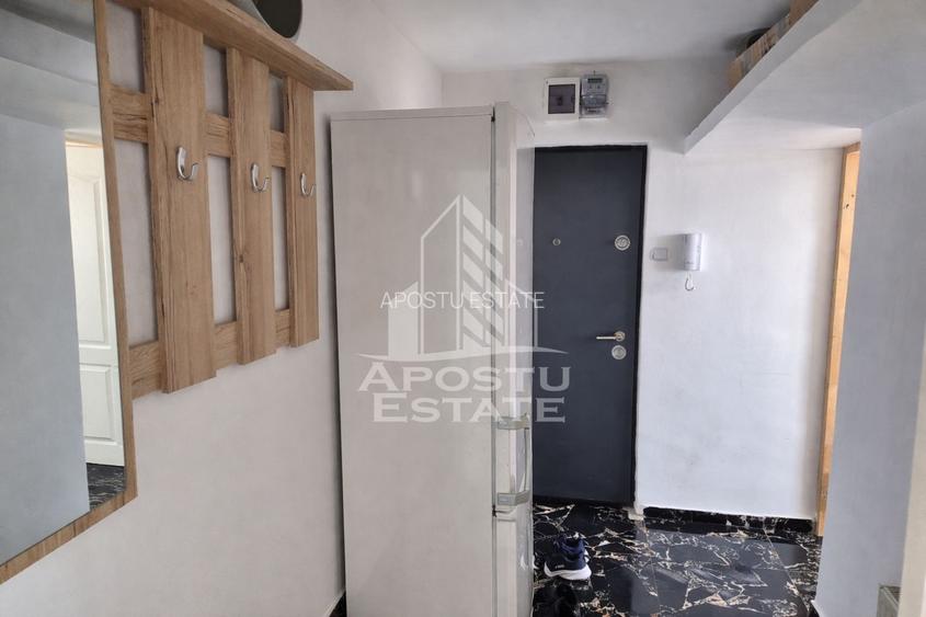 Apartament cu 3 camere,mobilat si utilat cu boxa,Bulevardul Cetatii - 4
