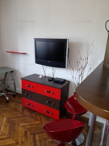 Garsoniera situata "la casa", zona 15 Noiembrie, etaj 1, mobilata si utilata! - 7