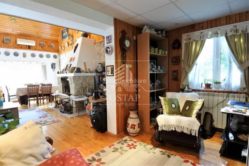 Calea Moldovei - vila deosebita - teren 3.000 mp + anexa-casa de locuit - 6