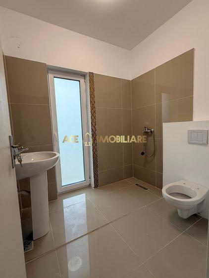 Casa tip duplex de inchiriat | Berceni | Panouri Solare | Curte