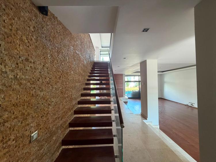 4 BEDROOM VILA WITH POOL EROU IANCU NICOLAE | VILA 5 CAMERE EROU IANCU NICOLAE