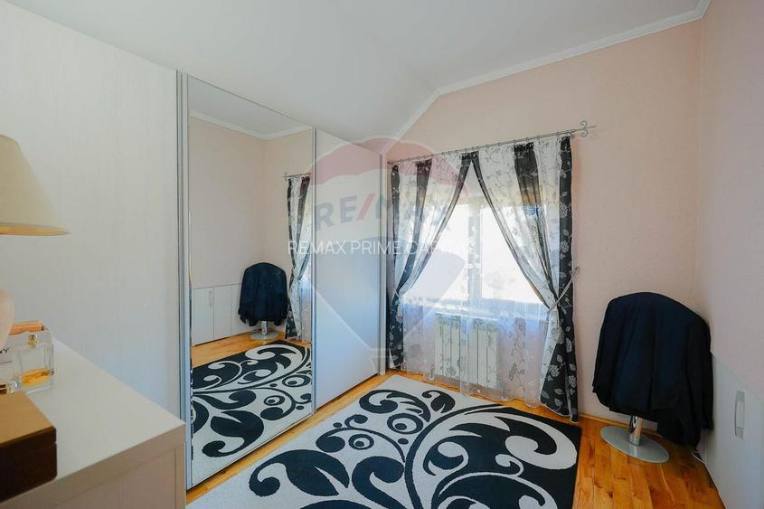 De vânzare vilă cu 7 camere, drum privat, în zona de Dealuri - 19