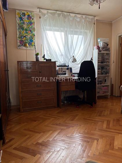 Sura Mare-Oltenitei-Ulmetului-P+1 - spatiu comercial 15 mp + garaj 14 mp 334000€ - 10