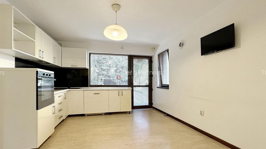 Pretabil atat comercial cat si locuit - 17