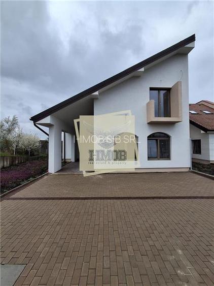 Casa rezidentiala generoasa cu 5 camere 3 bai  dressing  parcare - 2