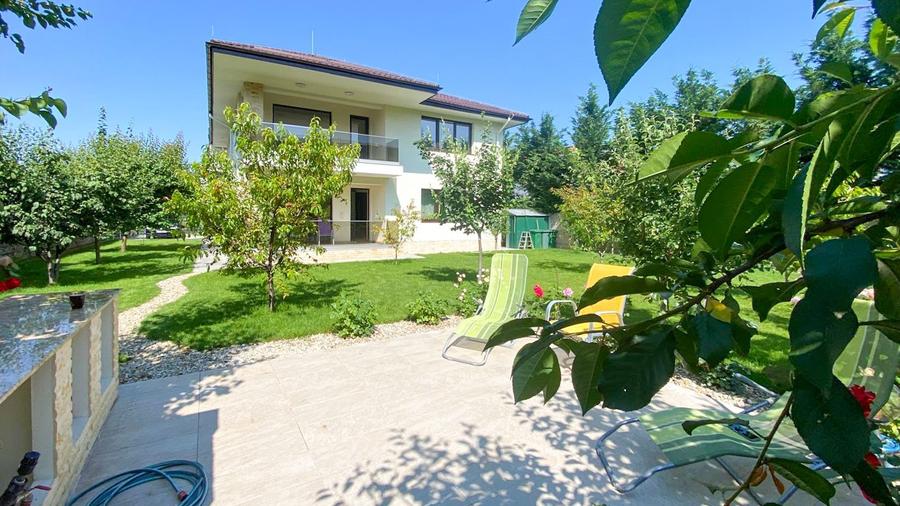 V&acirc;nzare vilă 8 camere | Grădină 500mp | 3 locuri de parcare - 30