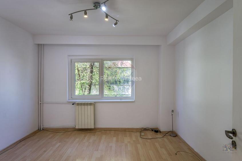 Apartament cu 3 camere de vânzare în zona Lacul Tei - 17