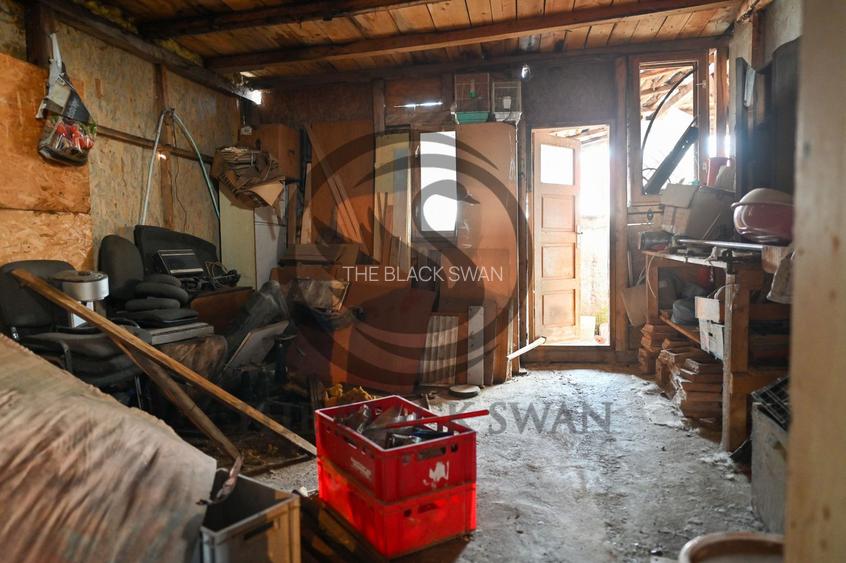 Casa cu 7 camere de vanzare | Zona Centrala, Baicoi | Comision 0% - 25