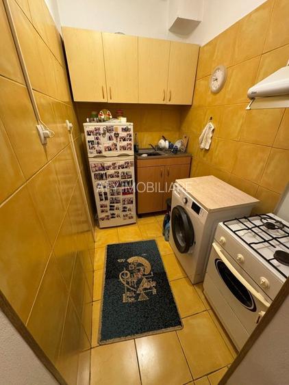 De vanzare Apartament  2 camere P-ta Sfintii Voievozi- Victoriei - 4