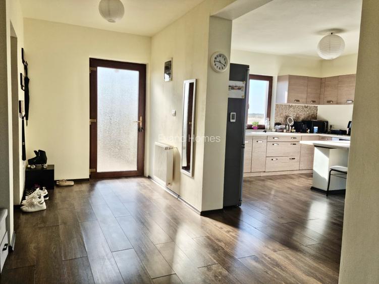 Casa individuala cu 5 camere in zona linistita - Mosnita Noua - 12