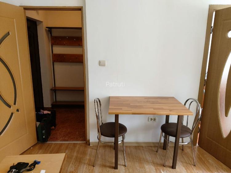 Inchiriez garsoniera strada Lorena Etaj 5 1 baie 1bucatarie 1 camera ,24 mp ,200 - 12