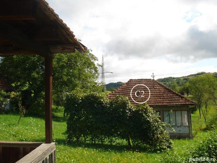 Vând proprietate (casă, șurā și 14368mp teren) în Valea Bradului, jud. Hunedoara - 2