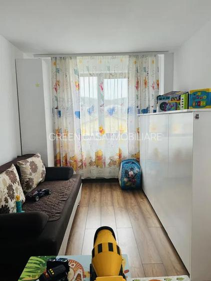 Apartament 3 camere, 2 balcoane, parcare inclusă, str. Stejarului - 6