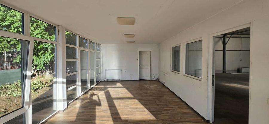 Hală cu birouri de închiriat – cartier Nufărul-H0035