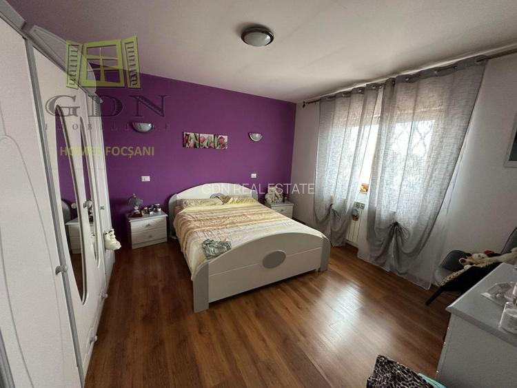 Casa de vanzare P+1 Vanatori,Vrancea - 2