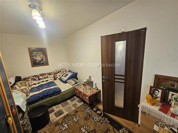 Resita, 2 Cam. Mobilat+Utilat, Et. 1, Micro 2 - 16