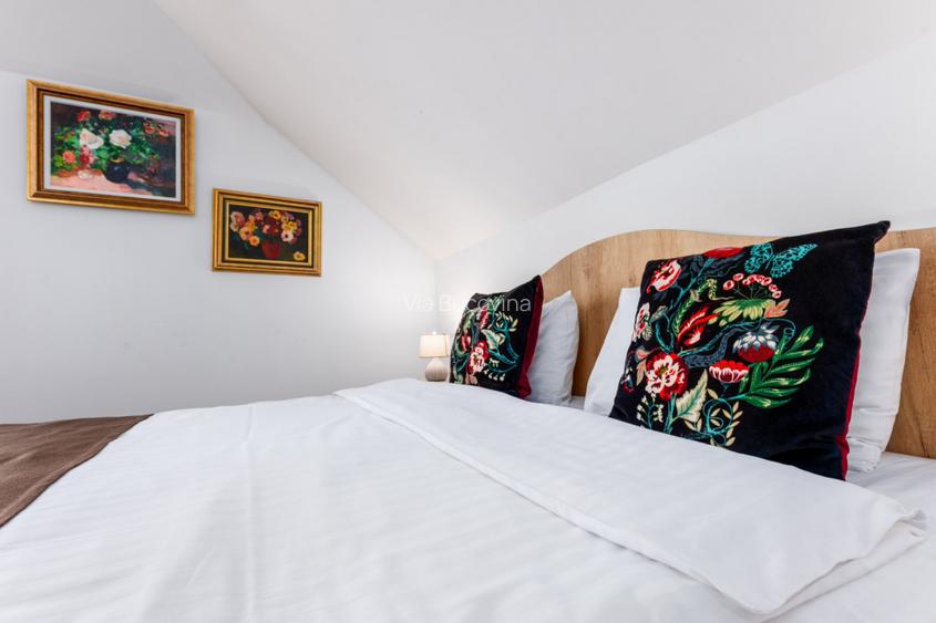 Casa de locuit sau vacanta 5 camere, 5 bai, 2600mp teren langa Humor - 18